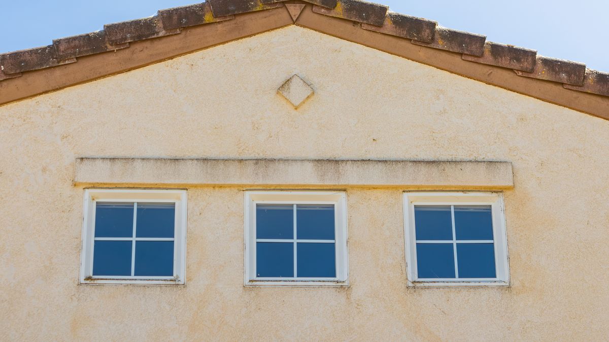 Aluminium vs uPVC Windows: Buyer’s Guide Aluminium vs uPVC Windows: Buyer’s Guide